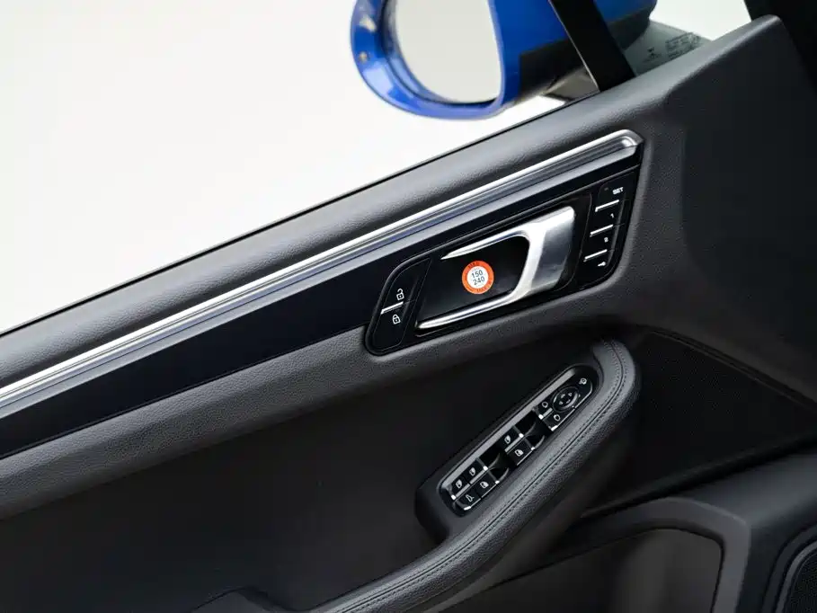 Porsche Macan — миниатюра 15
