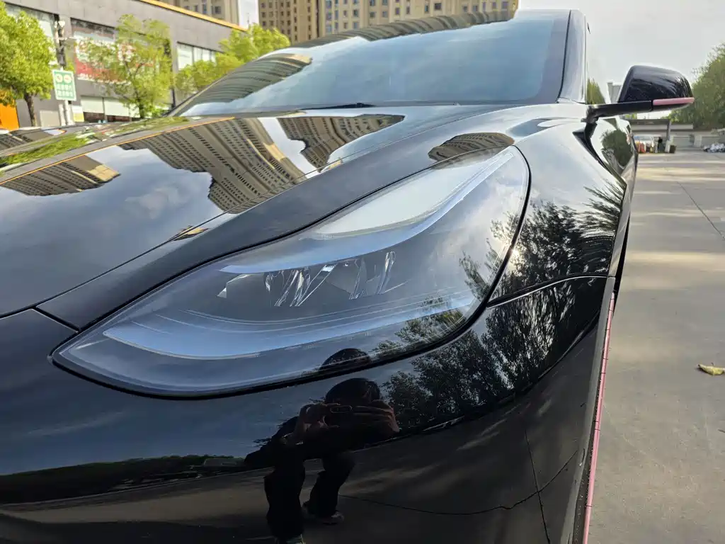 Tesla Model 3 — миниатюра 5
