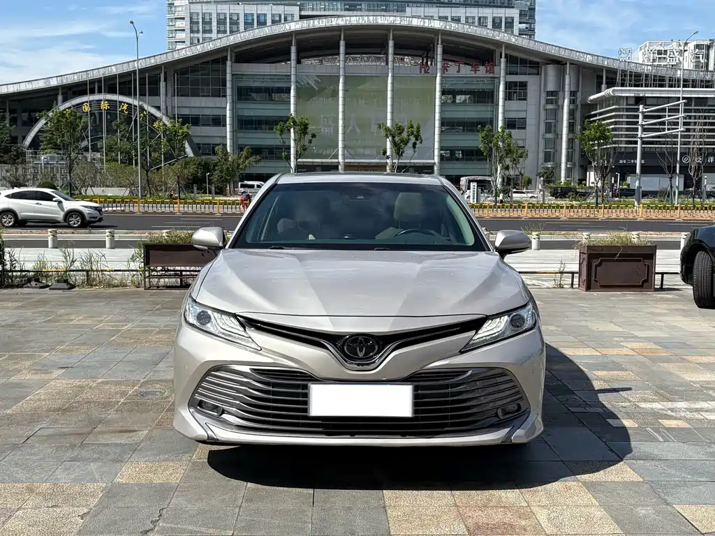 Toyota Camry — миниатюра 4