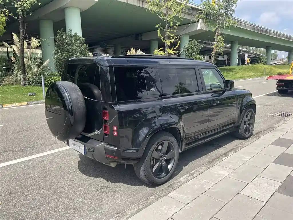 Land Rover Defender — миниатюра 7