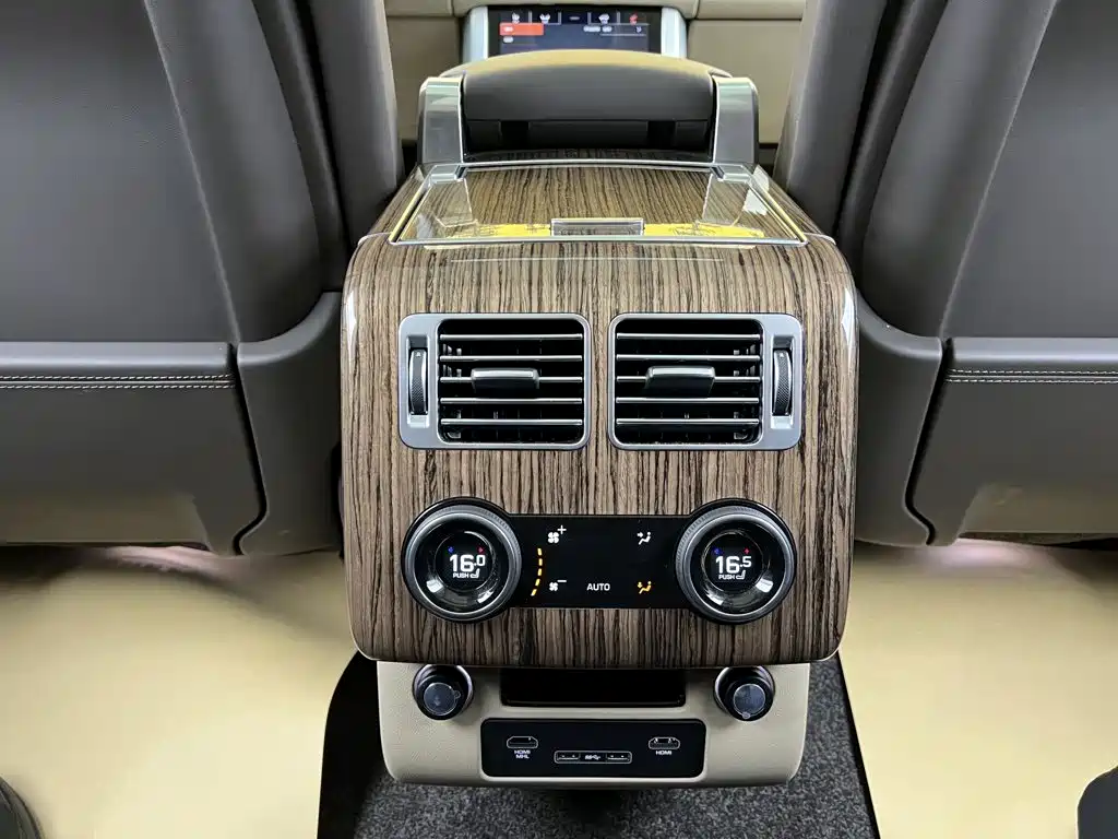 Land Rover Range Rover — миниатюра 21