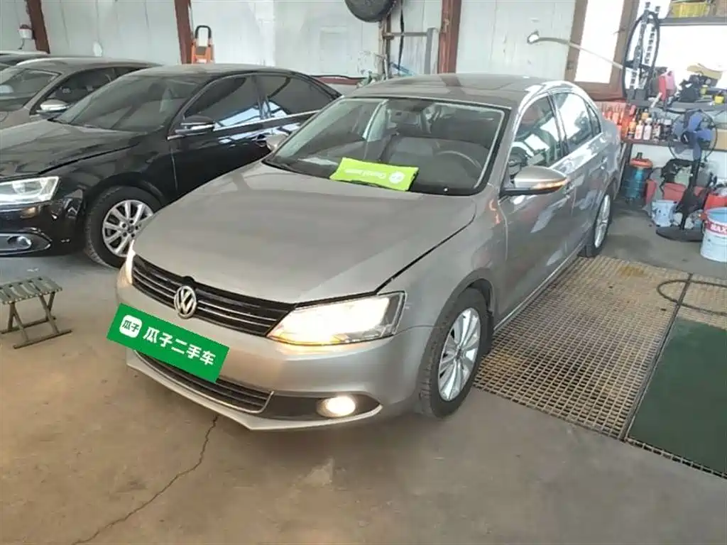 Volkswagen Sagitar 2015