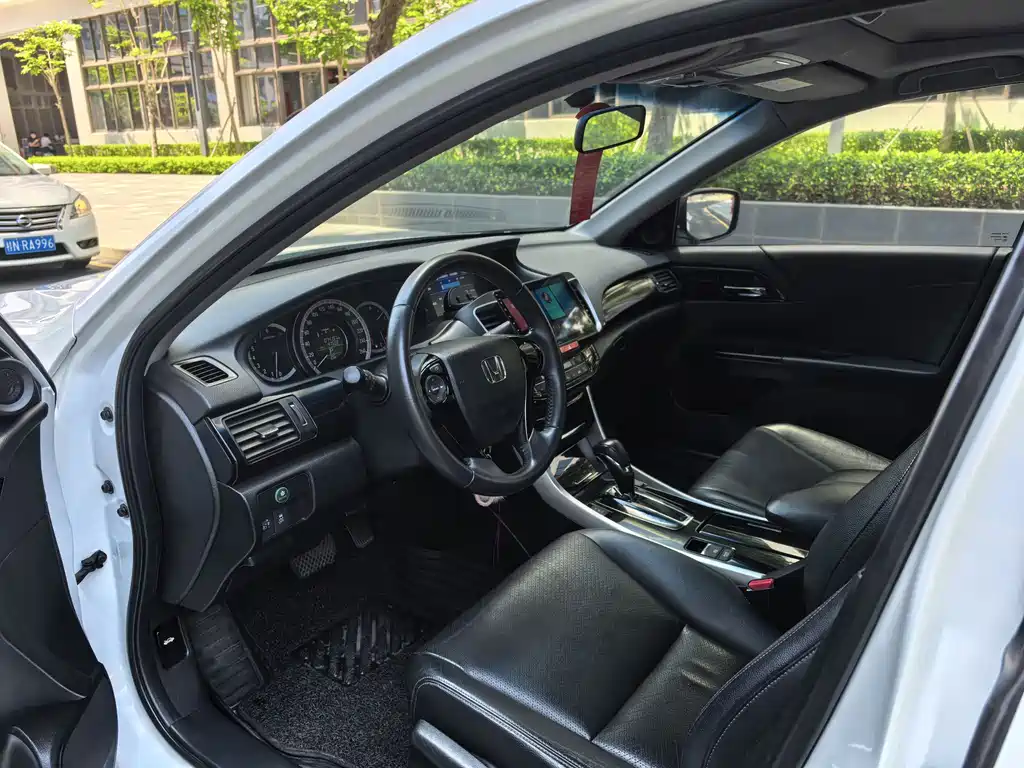 Honda Accord 2016 2.0L Elite