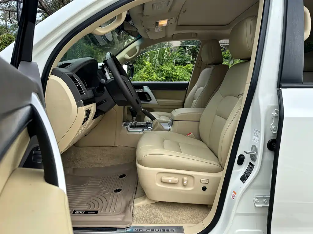 Toyota Land Cruiser 2018 4.6L AT