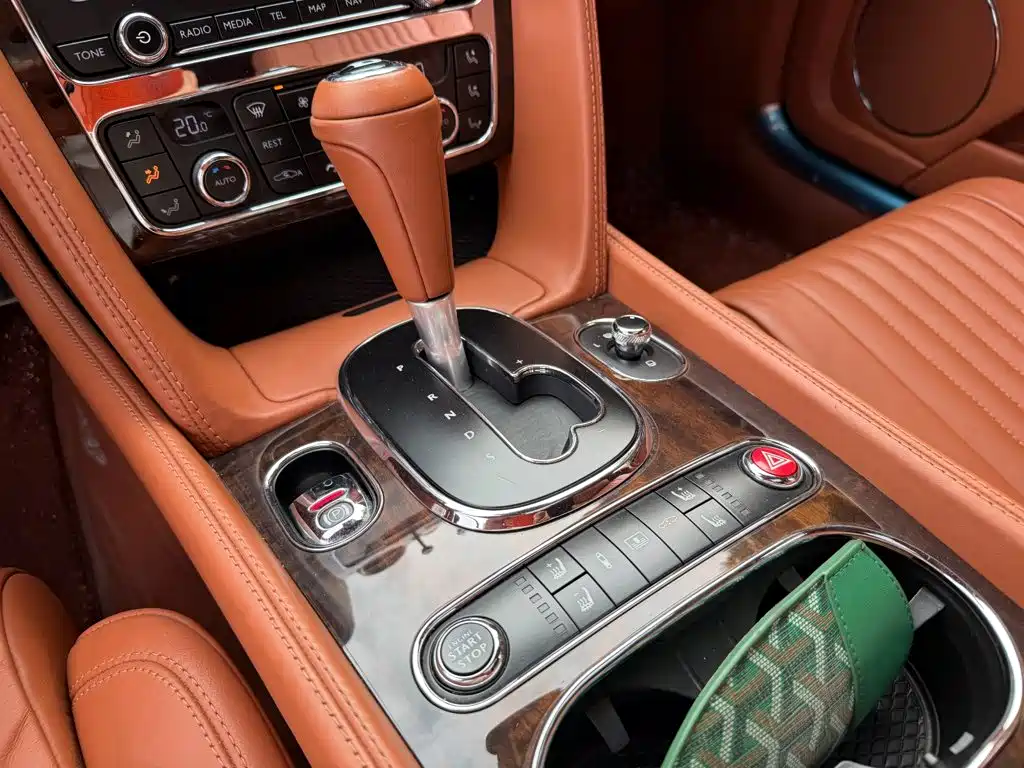 Bentley Flying Spur — миниатюра 9