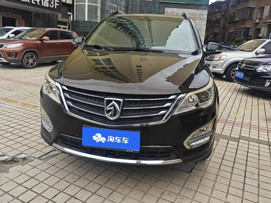 Baojun 560 2015 1.8L MT Luxury