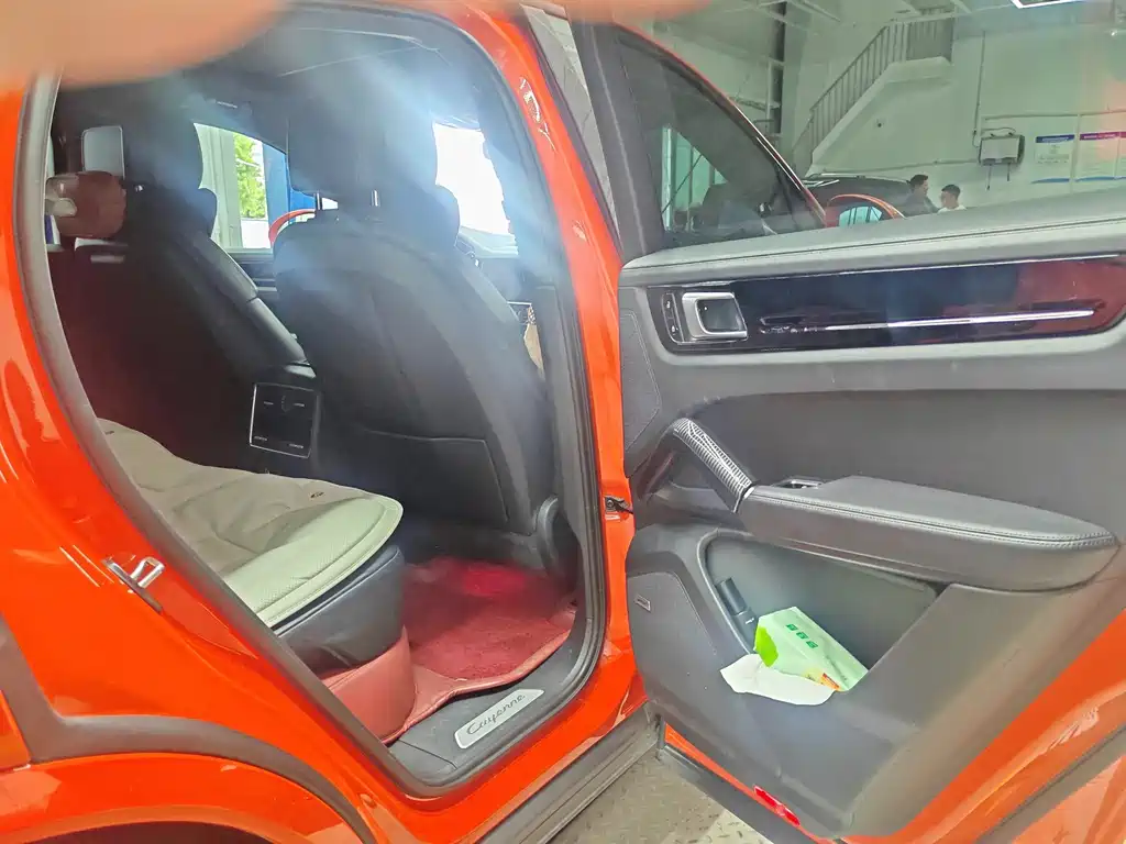 Porsche Cayenne Hybrid — миниатюра 16