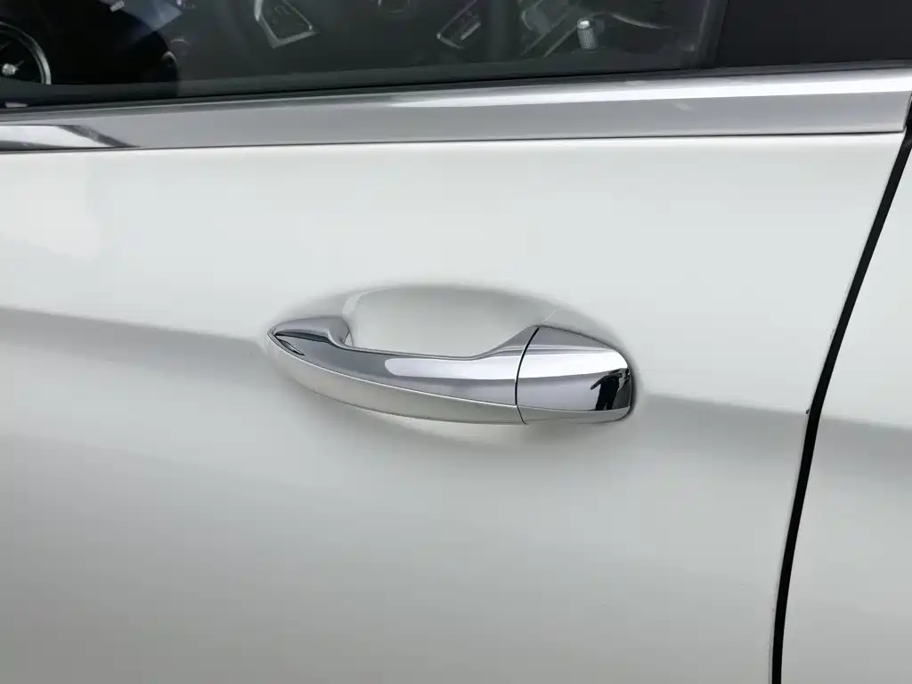Mercedes-Benz E-Class — миниатюра 18