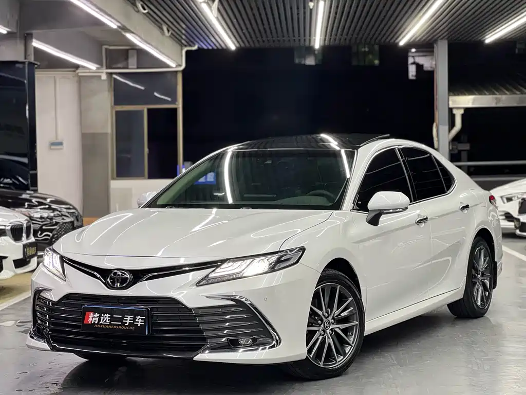 Toyota Camry 2021 2.5G Luxury