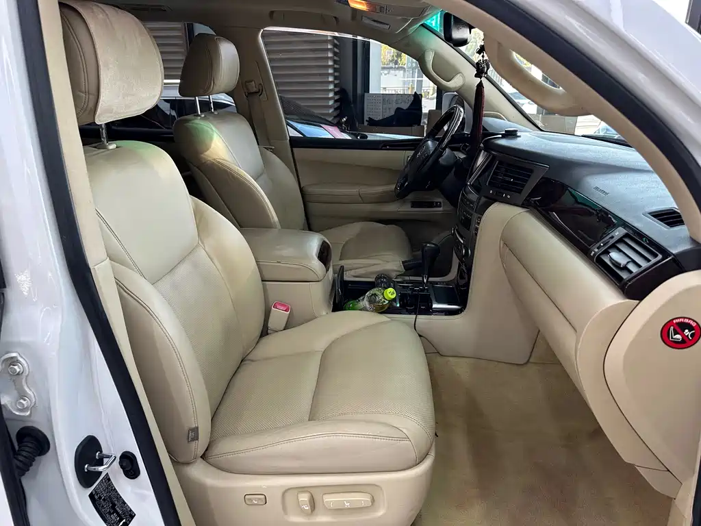 Lexus LX 2009 570