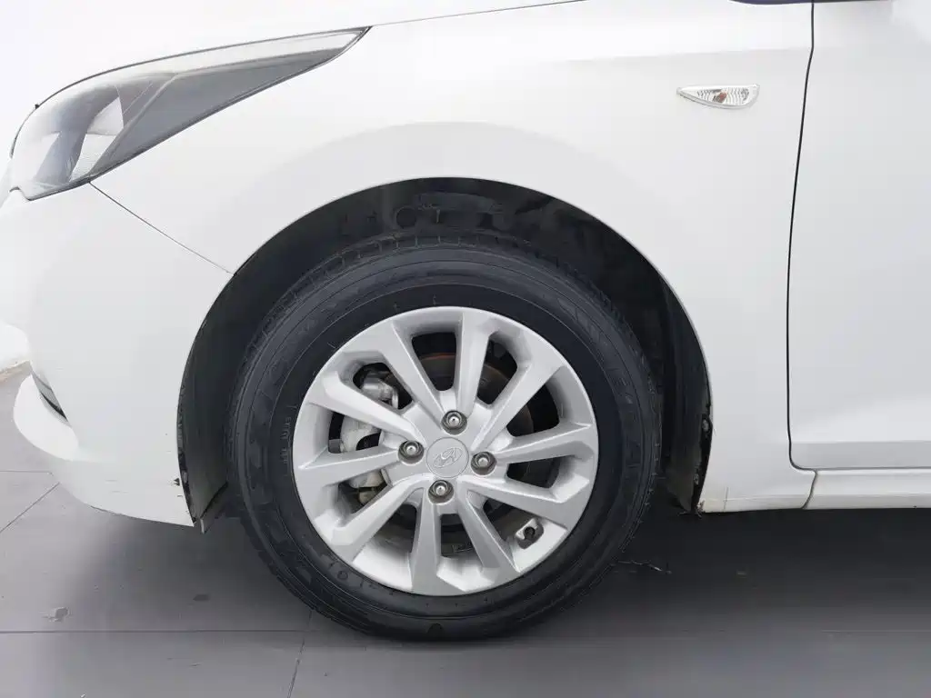 Hyundai Verna — миниатюра 17