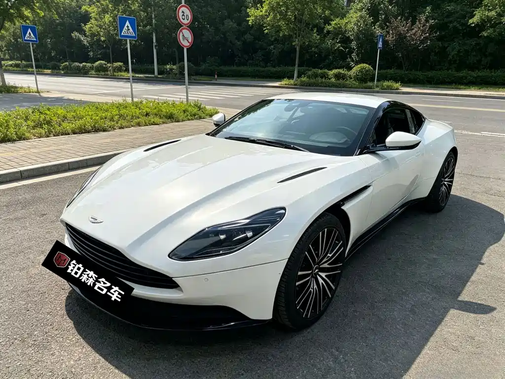 Aston Martin DB11 — миниатюра 3