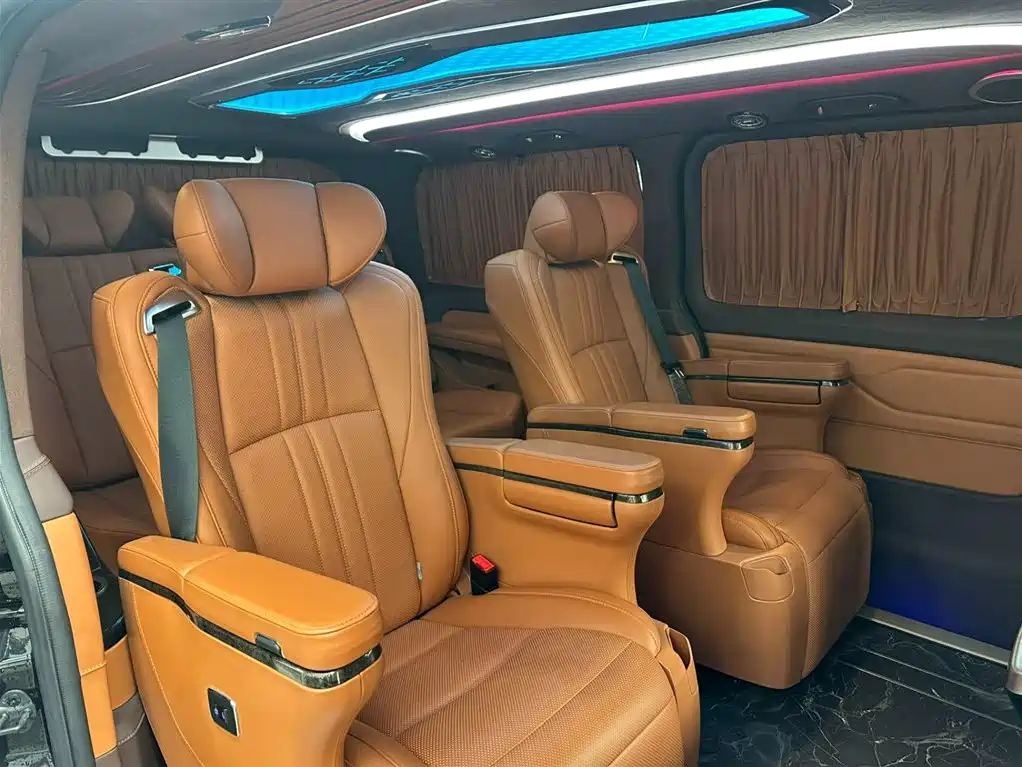 Toyota HiAce 2025 3.5L AT