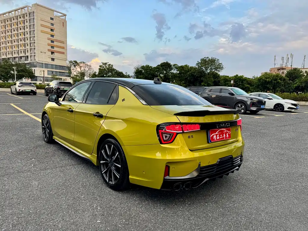 Lynk & Co 03 — миниатюра 4
