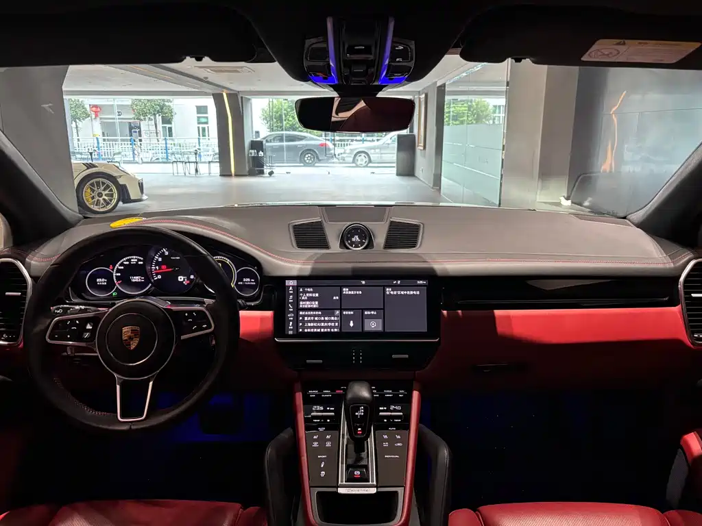 Porsche Cayenne — миниатюра 13