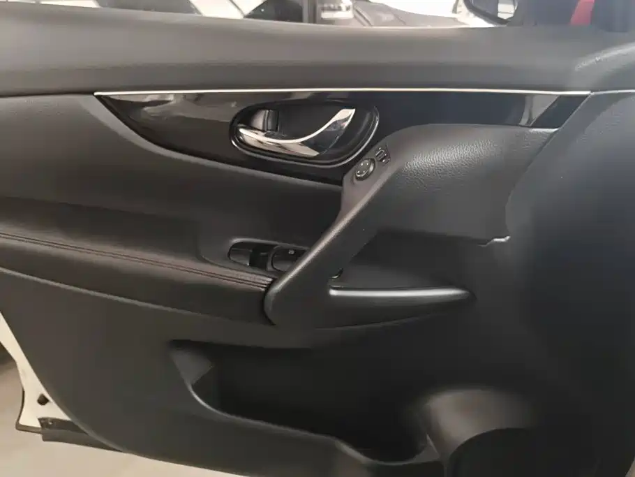 Nissan Qashqai — миниатюра 7