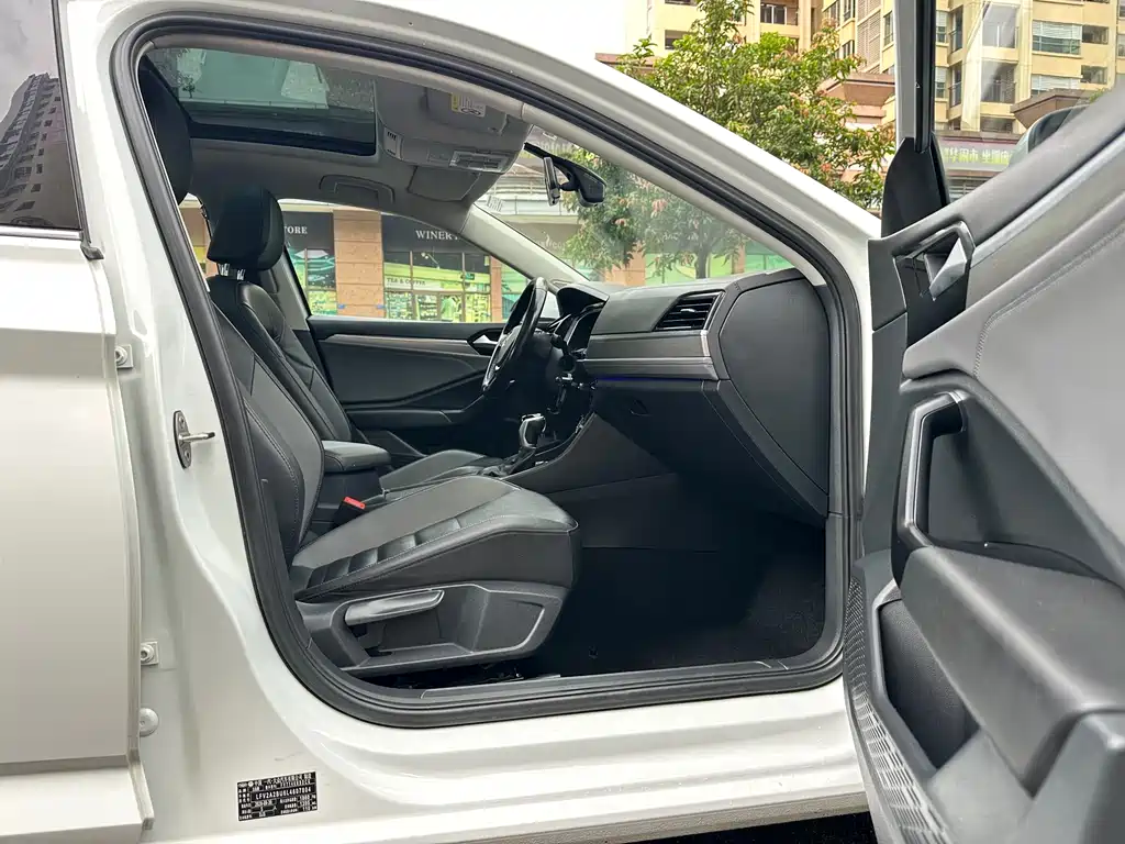 Volkswagen Sagitar 2021 280TSI DSG Comfort Smart Connect