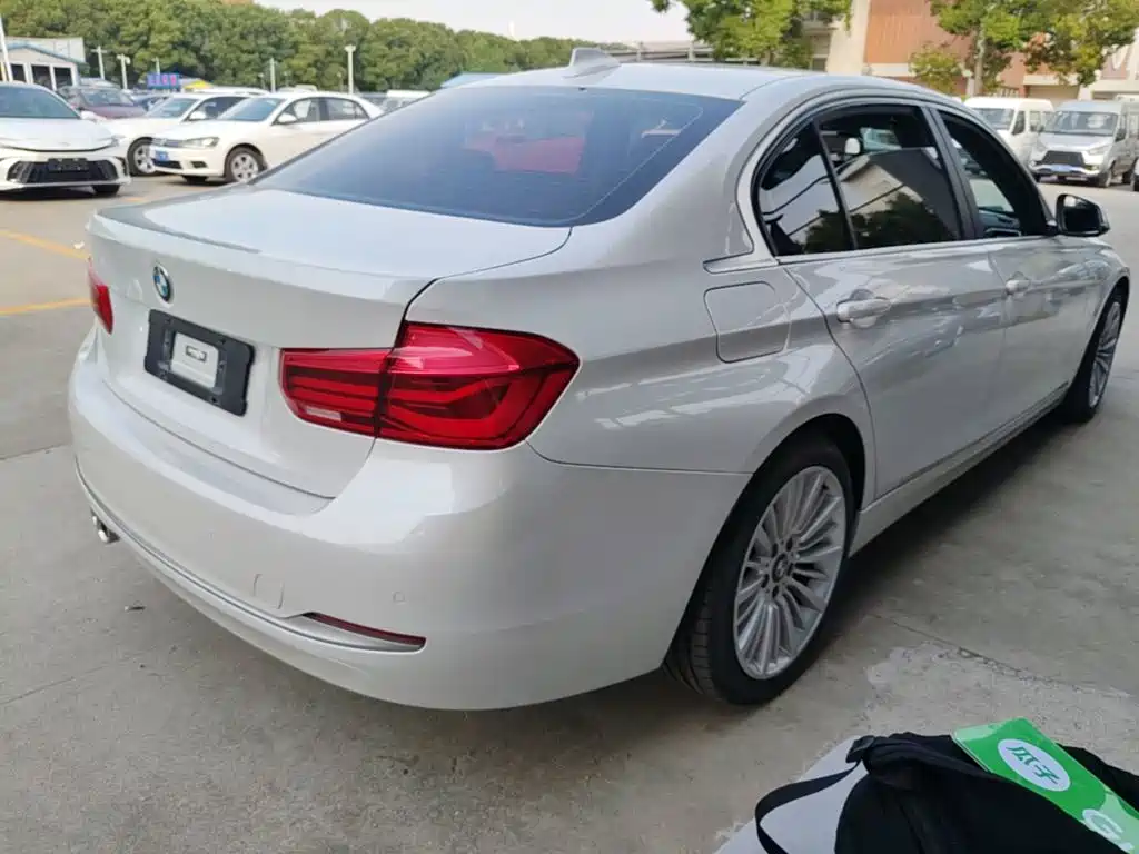 BMW 3 Series — миниатюра 7