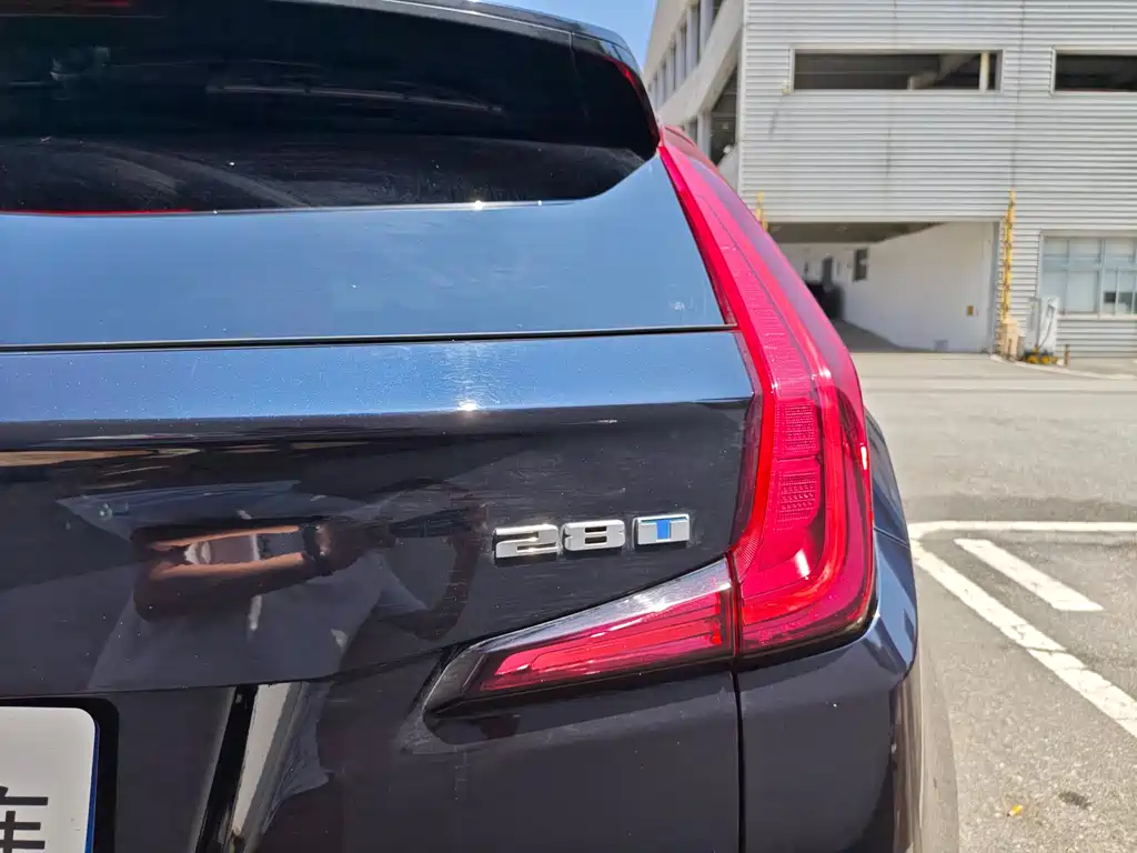 Cadillac XT4 2022 28T Luxury