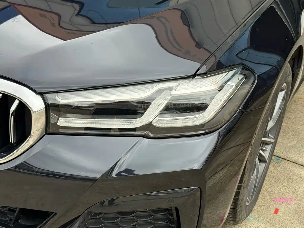BMW 5 Series — миниатюра 5