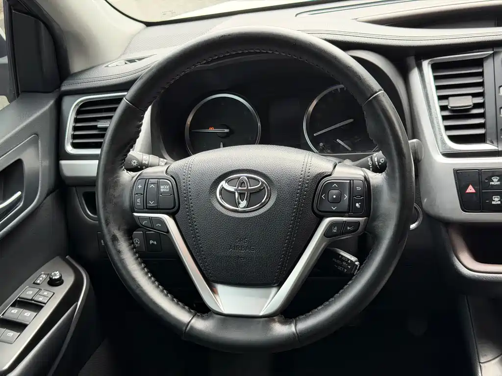 Toyota Highlander — миниатюра 18