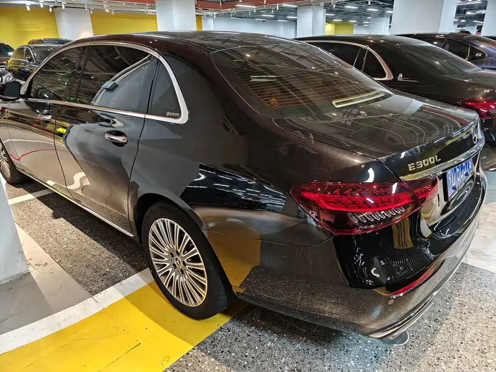 Mercedes-Benz E-Class — миниатюра 12