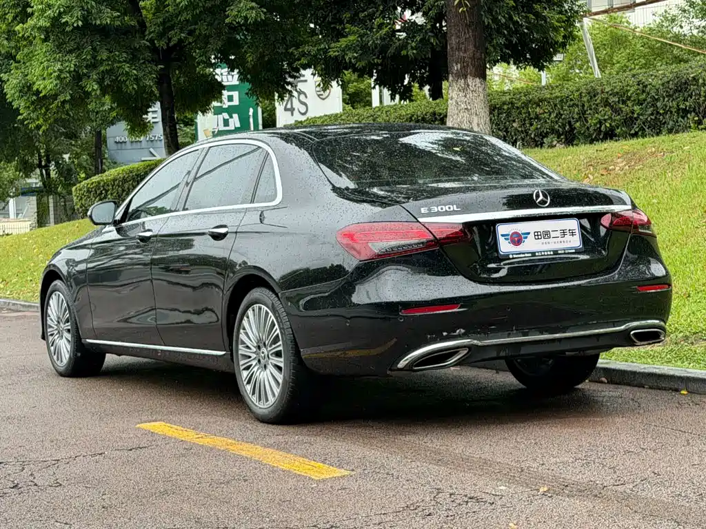 Mercedes-Benz E-Class — миниатюра 4