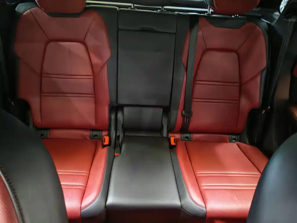 Porsche Cayenne — миниатюра 11