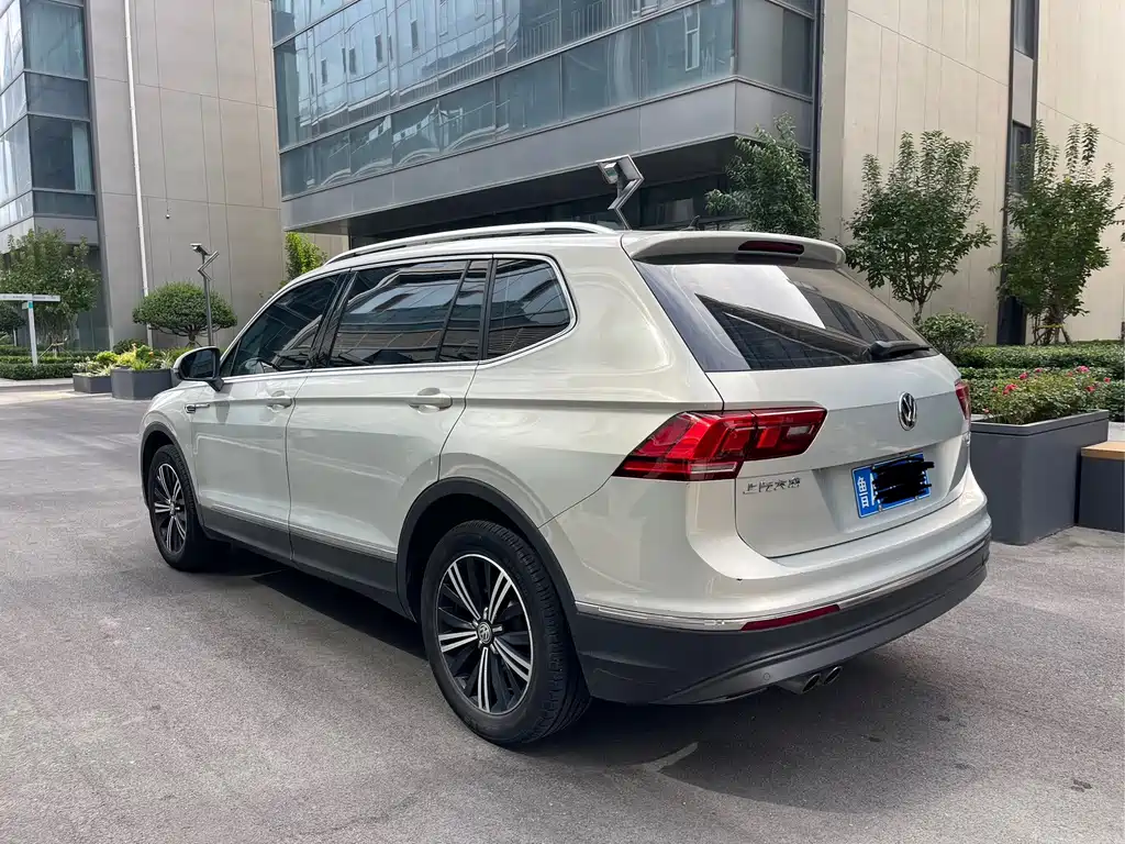 Volkswagen Tiguan L — миниатюра 9