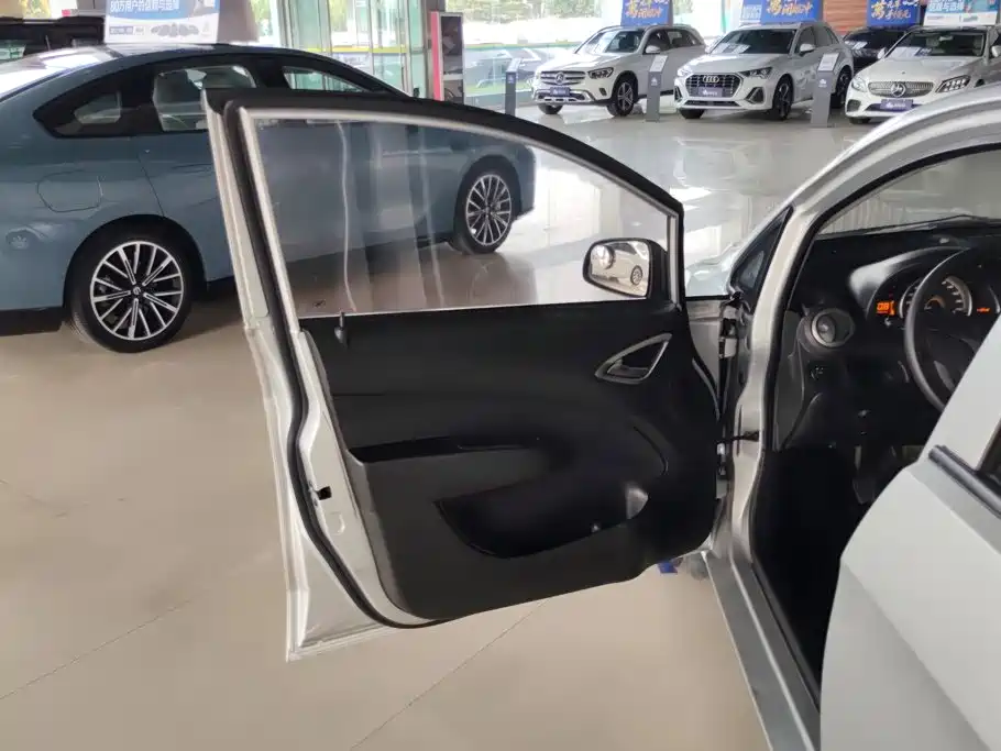 Chevrolet Sail — миниатюра 7