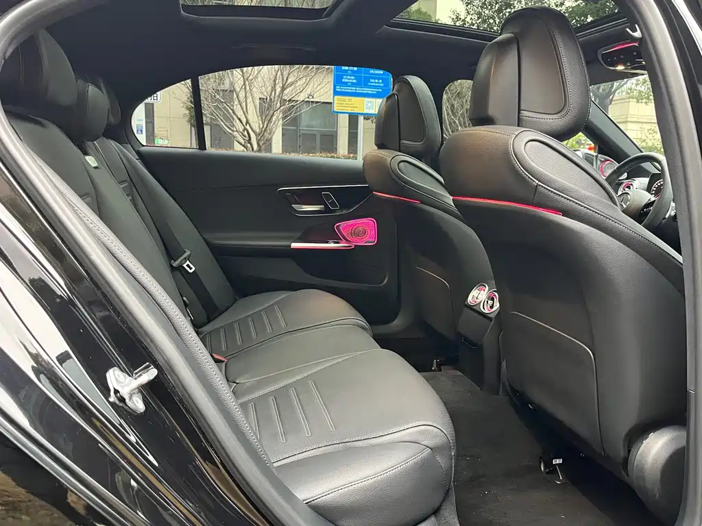 Mercedes-Benz C-Class — миниатюра 16