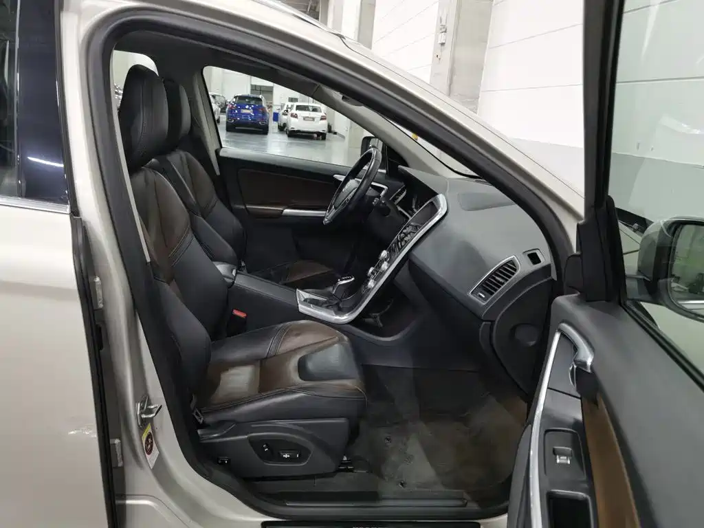 Volvo XC60 — миниатюра 23