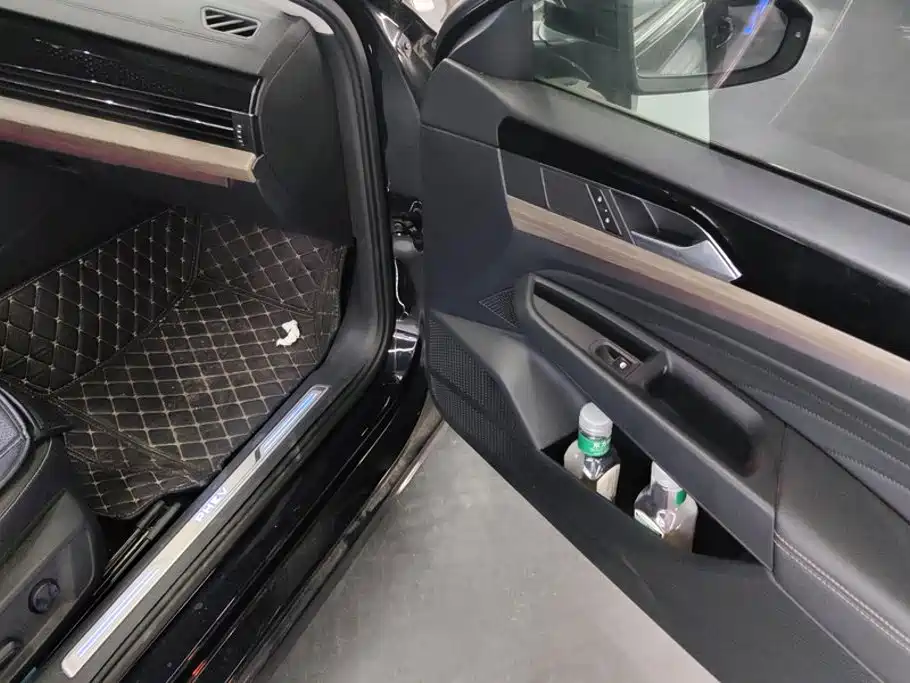 Volkswagen Passat PHEV — миниатюра 8