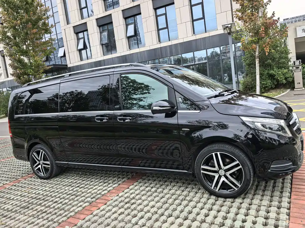 Mercedes-Benz V-Class — миниатюра 4