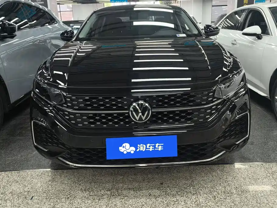 Volkswagen Passat 2022 330TSI Elite