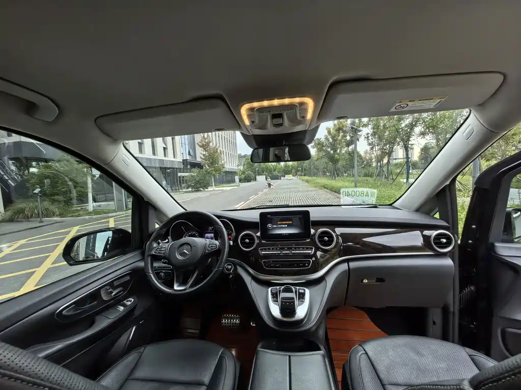 Mercedes-Benz V-Class — миниатюра 29
