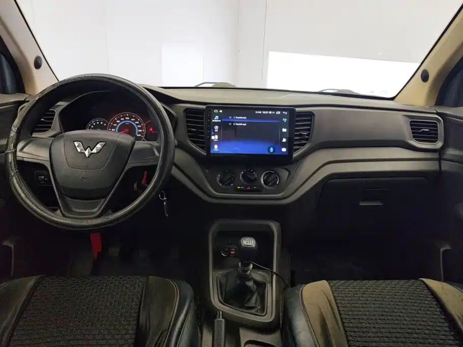 Wuling Hongguang V — миниатюра 12