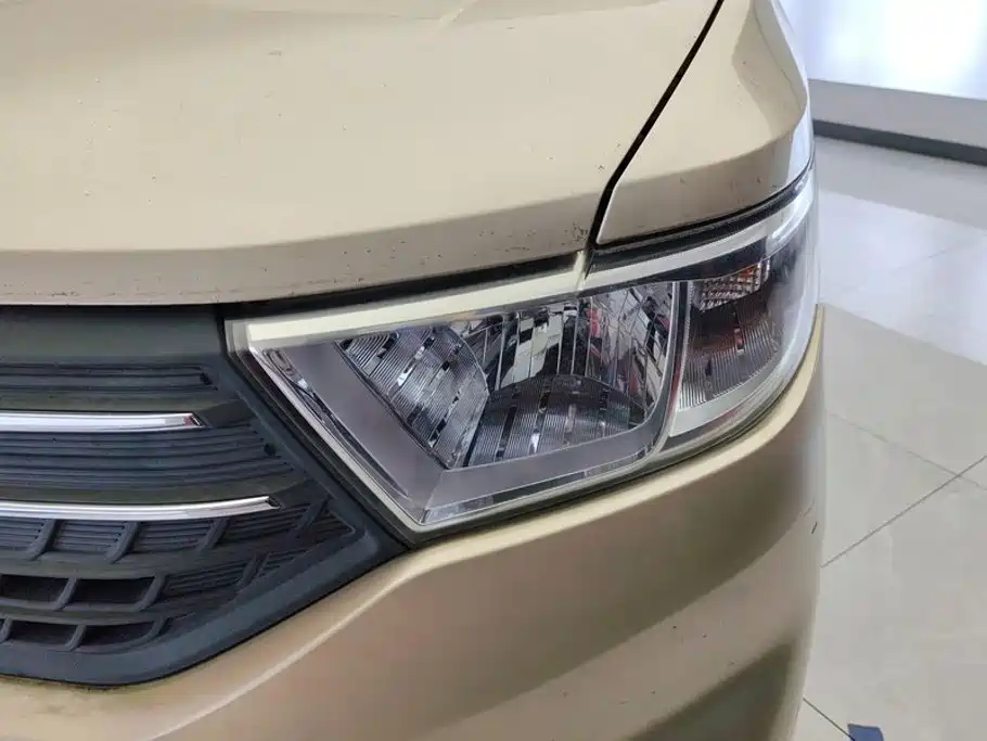 Wuling Hongguang V — миниатюра 5