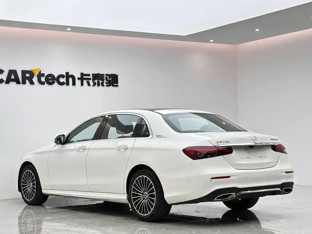 Mercedes-Benz E-Class — миниатюра 3