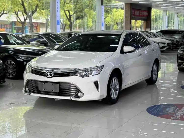 Toyota Camry 2015