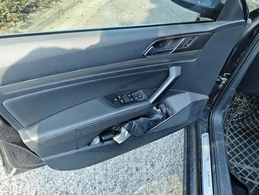 Volkswagen Lavida — миниатюра 7