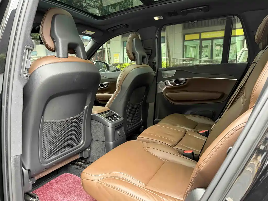 Volvo XC90 2022 E T8 Luxury 7 мест