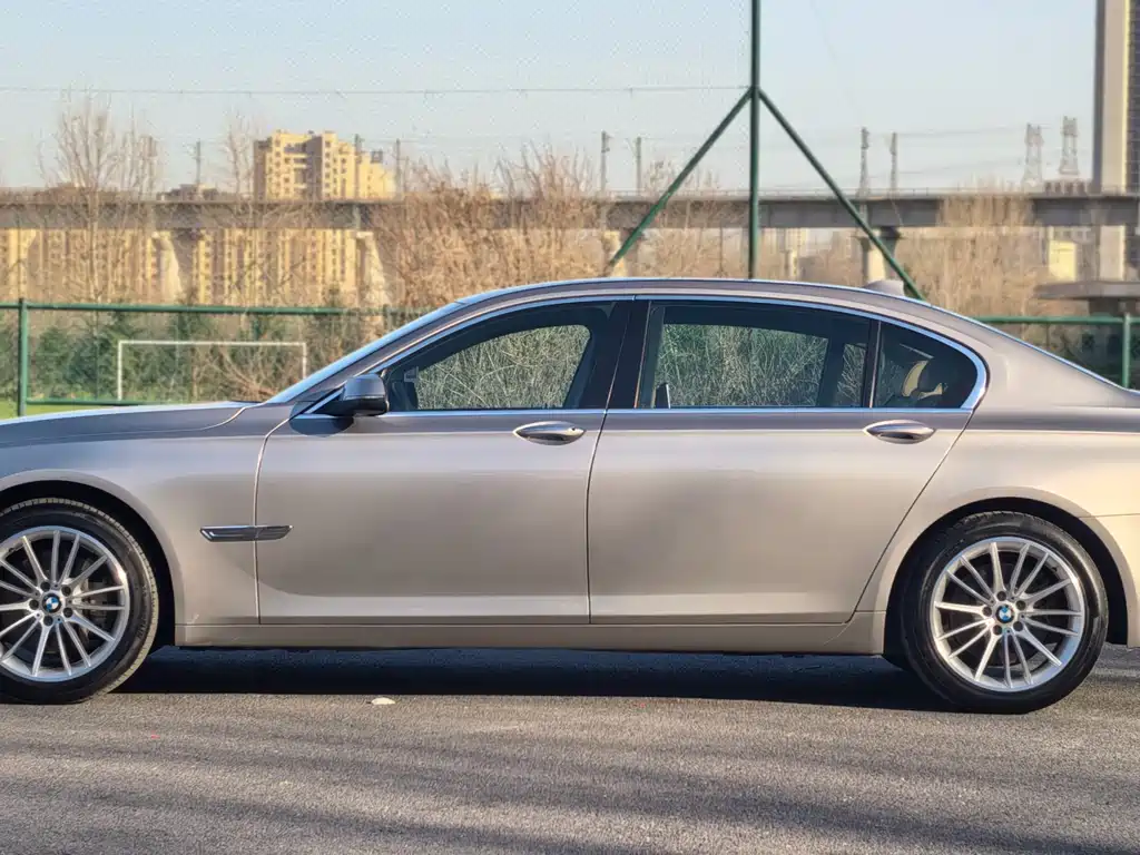 BMW 7 Series 7 2013 740Li Lead