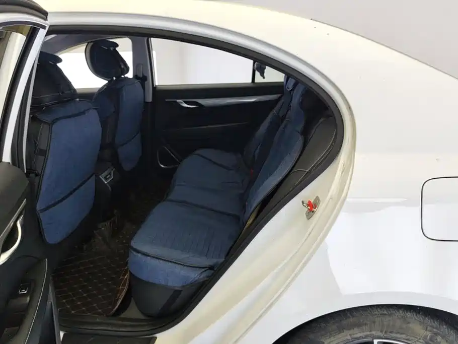 Geely Emgrand — миниатюра 11