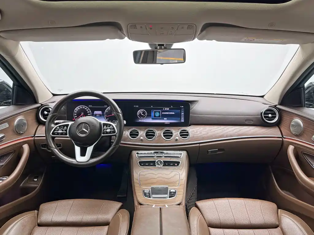 Mercedes-Benz E-Class — миниатюра 19