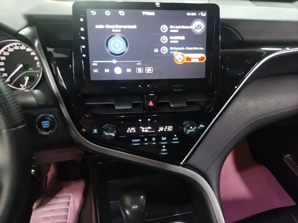 Toyota Camry — миниатюра 13