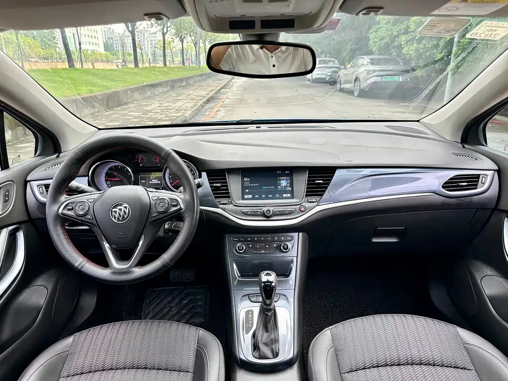 Buick Verano — миниатюра 17