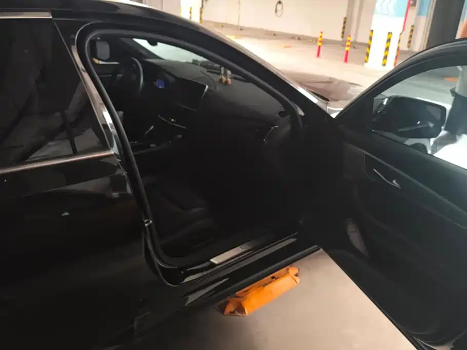 Cadillac CT5 — миниатюра 8