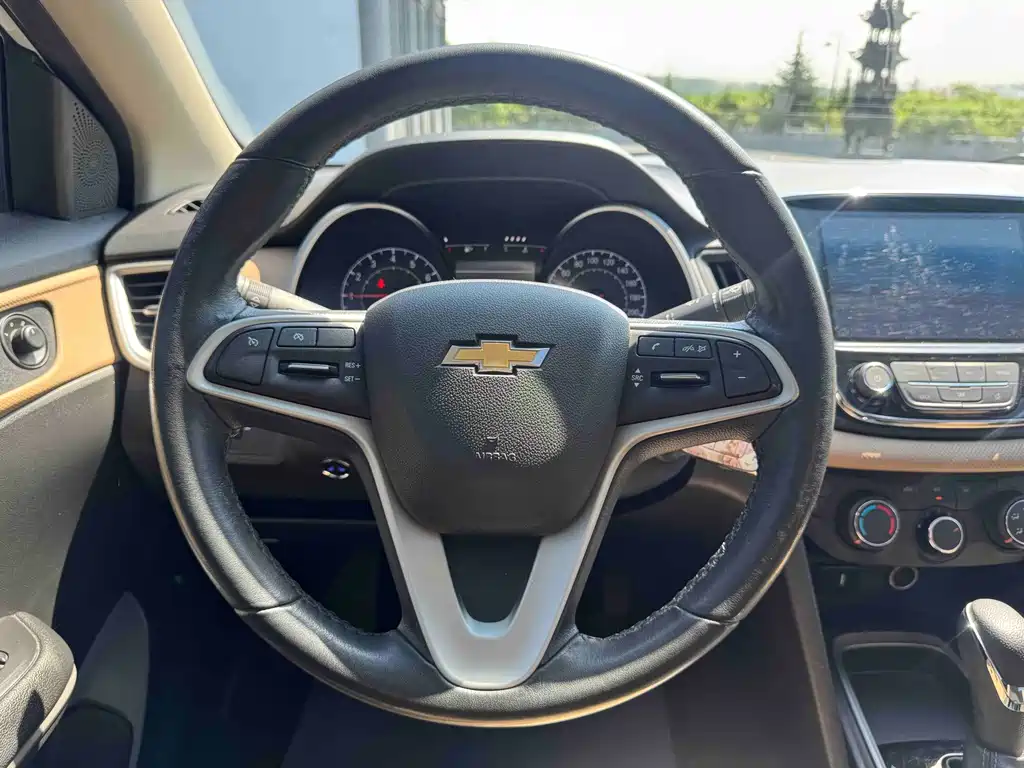 Chevrolet Monza — миниатюра 16