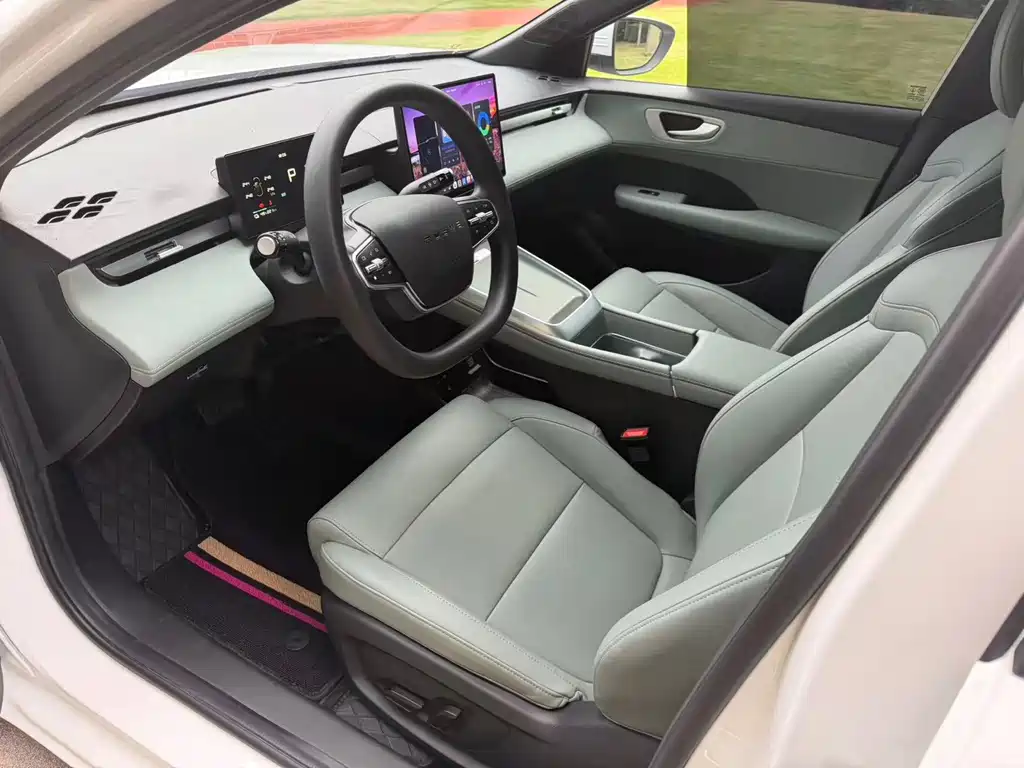 Roewe Young Wai D6 — миниатюра 10